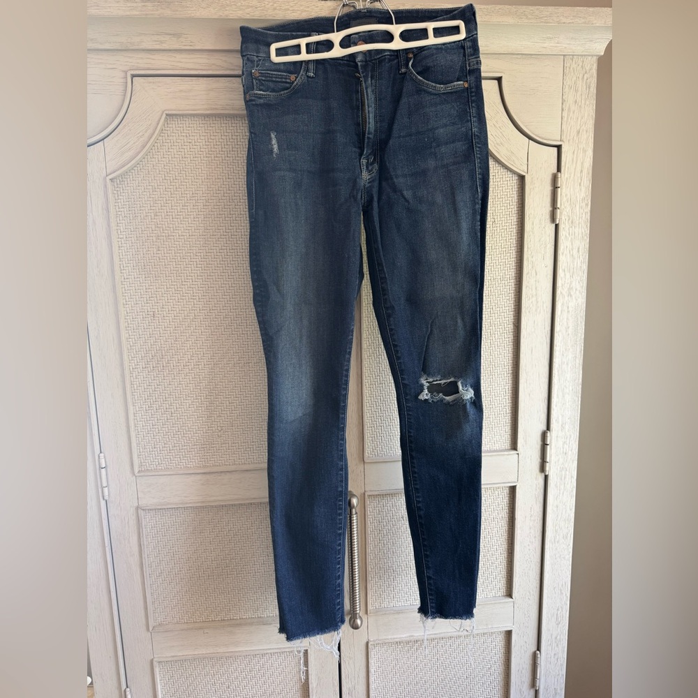 MOTHER Dark Wash Skinny Jeans with Knee Distress (High Rise)